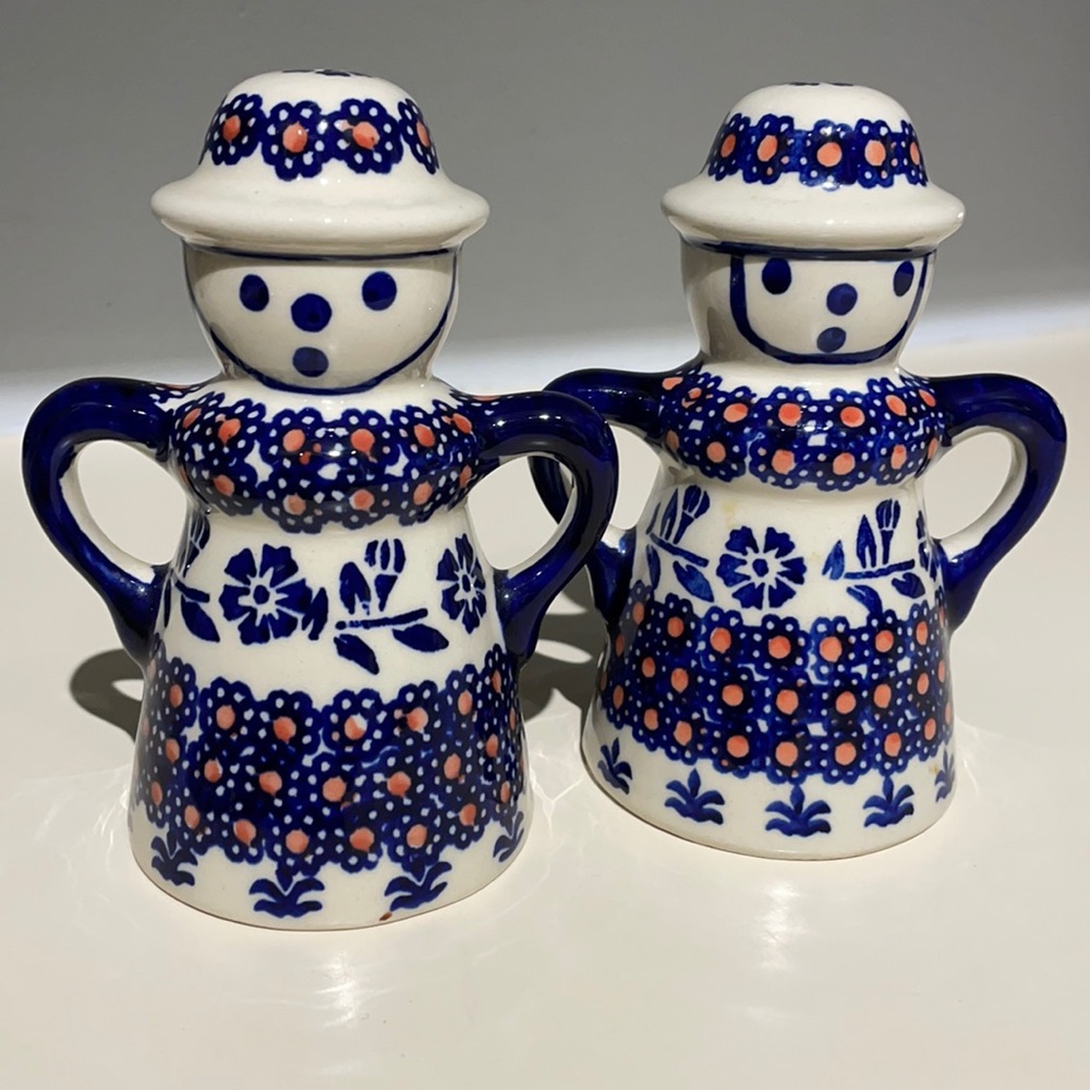 Polish Pottery Salt & Pepper shaker set
